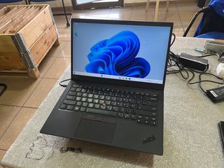 CARBON X1 G8  I7 10610U 16 RAM 512 SSD