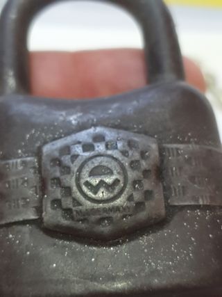 Antiguo candado Alemán W