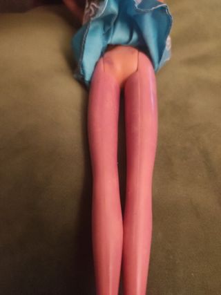 Muñeca castaña tipo japonesa