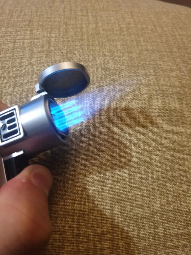 Accendino accendisigari a 4 fornelli