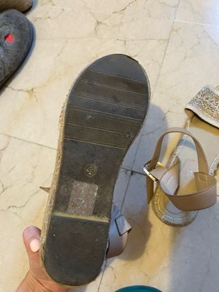 Sandalias cuña. Talla 39