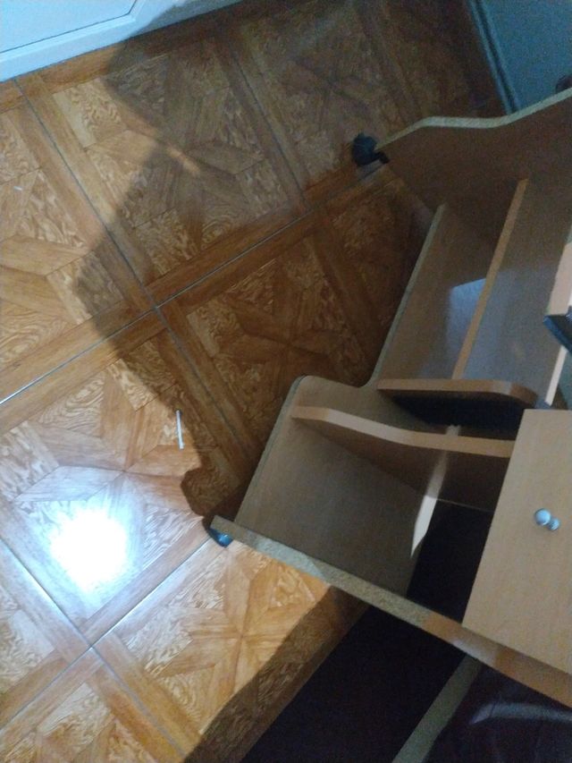 Nuova scrivania per computer