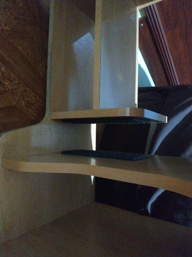 Nuova scrivania per computer