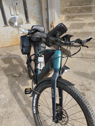 Bicicleta eléctrica semi nueva,
