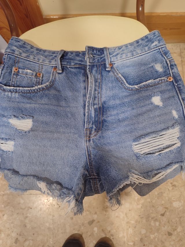 Pantalón vaquero corto