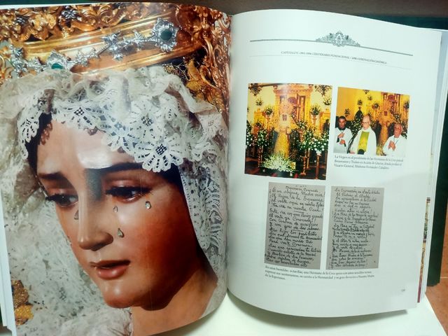 Libros historia hermandad de Huelva