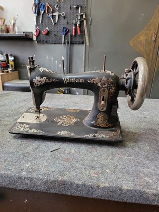 Máquina de coser Wertheim