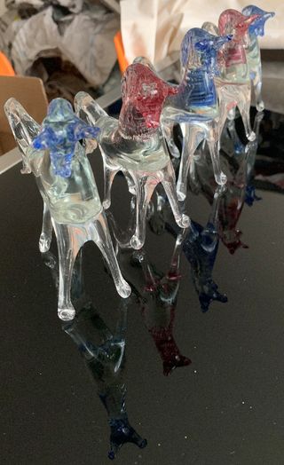 n. 5 cavallini di vetro misti