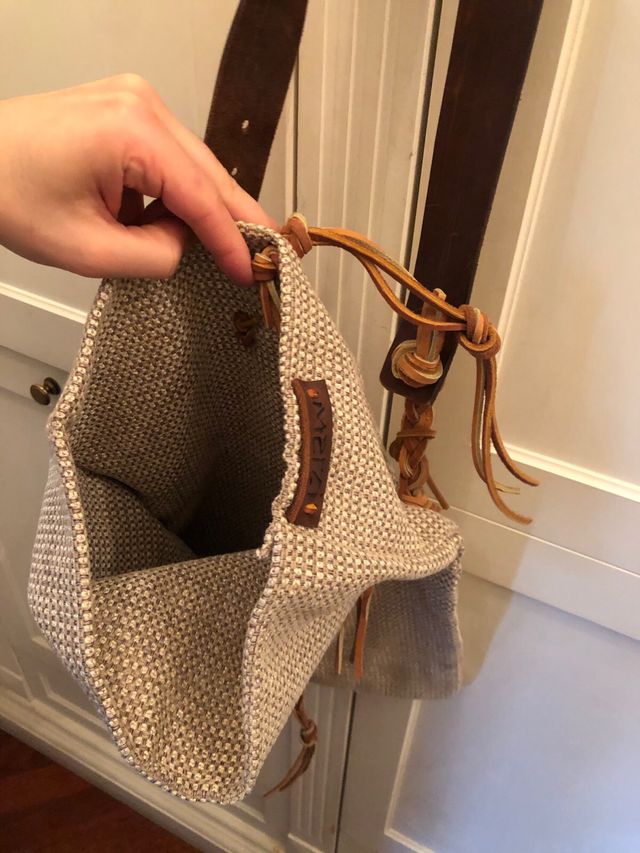 BORSA ARTIGIANALE A TRACOLLA - Mai usata