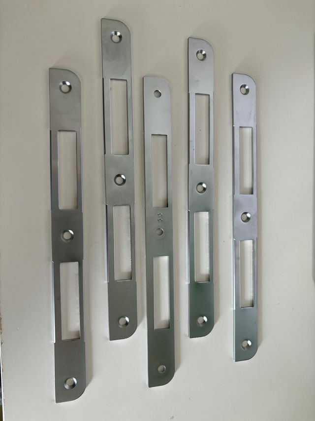 Incontro per serratura Patent 238mm x 22mm