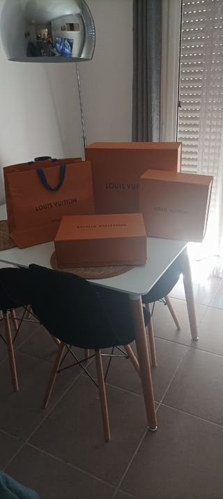 Cajas i bolsa Louis vuitton
