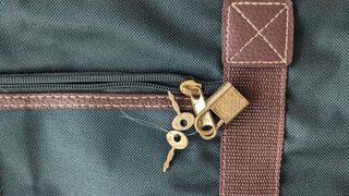 Porta trajes lona y cuero