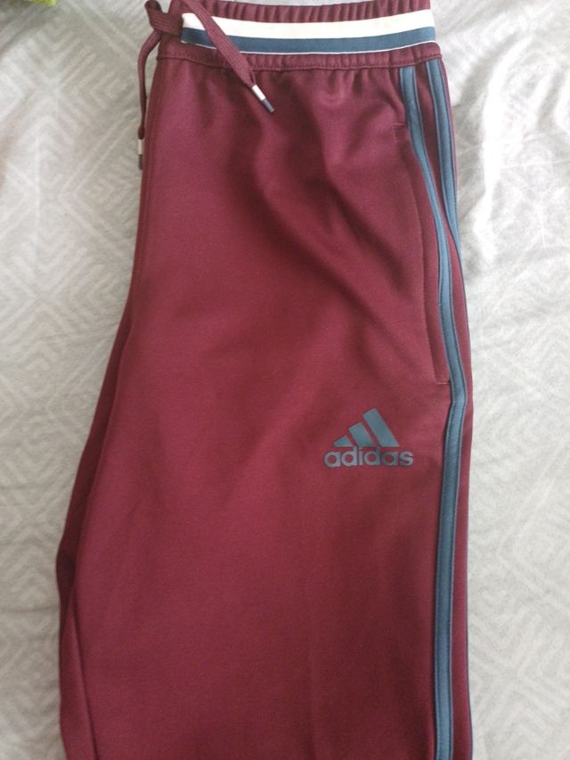 Pantalon largo adidas granate