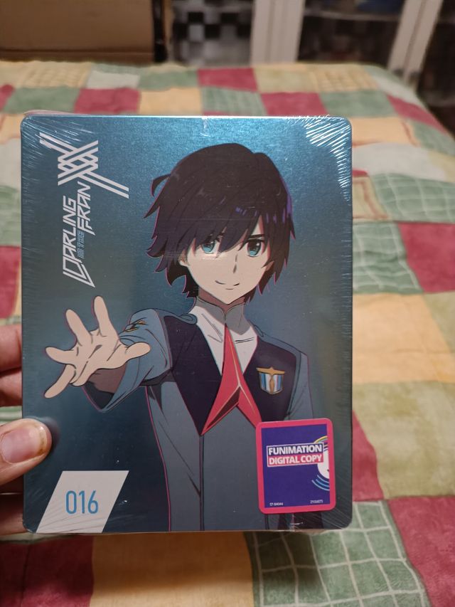 STEELBOOK DARLING IN THE FRANXX