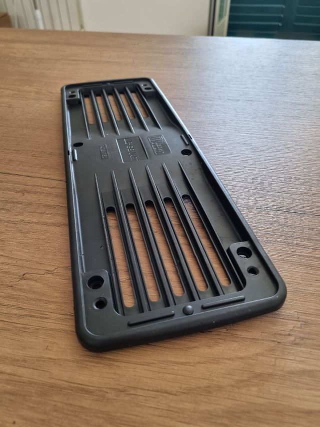 Portatarga anteriore universale 