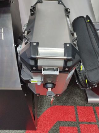 MALETA GIVI TREKKER ALUMINIO LATERAL PRECIO REBAJA