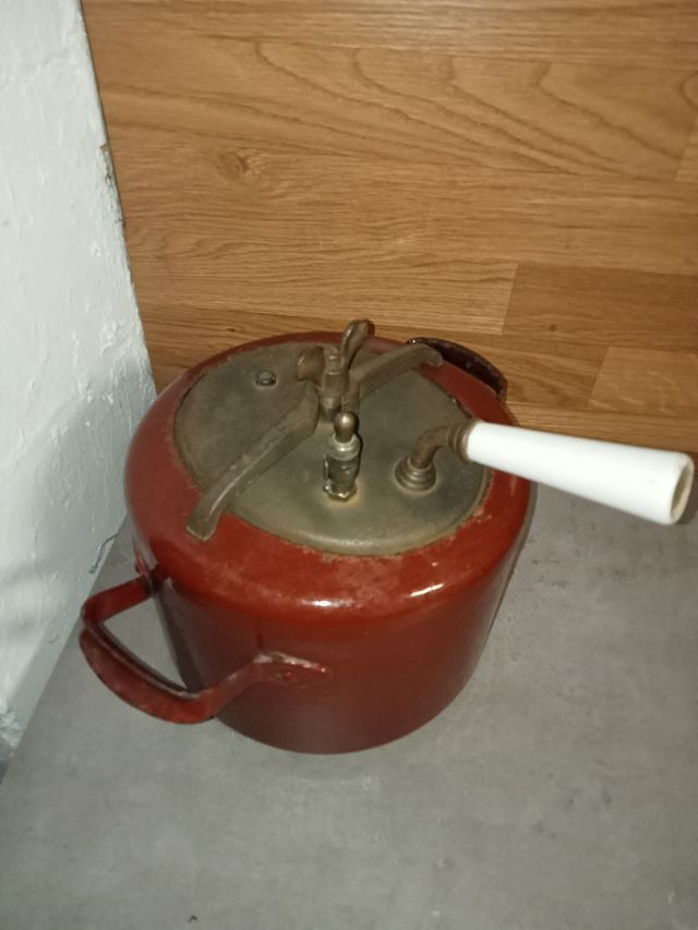 OLLA EXPRESS MUY ANTIGUA DE HIERRO LACAD