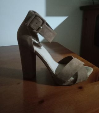 Tacones anchos con plataforma marrones