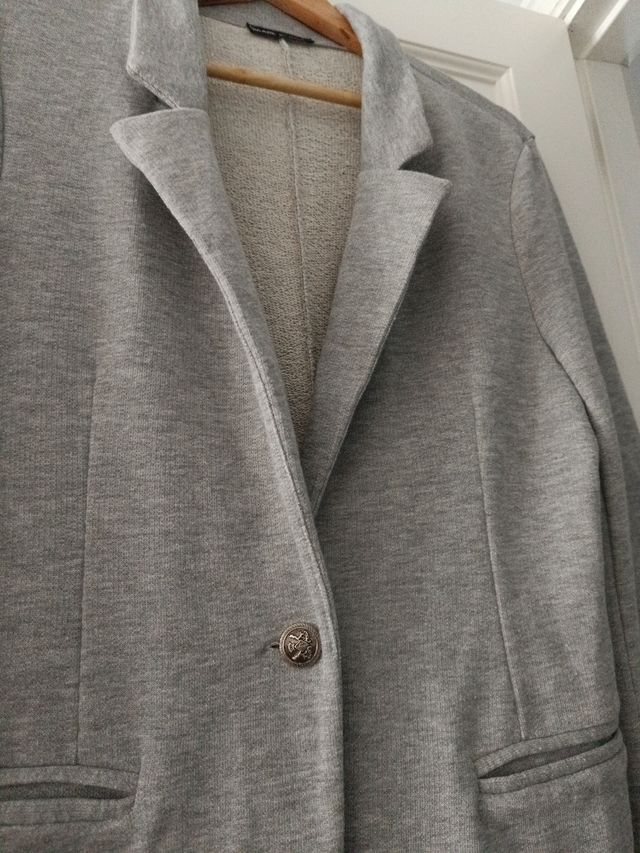 Blazers gris claro con 1 boton