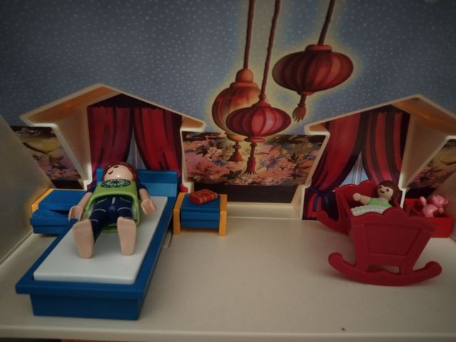 Casita Playmobil con mobiliario y acce