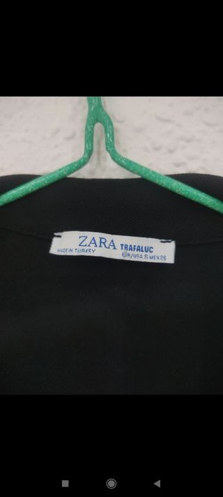 Vestido negro Zara