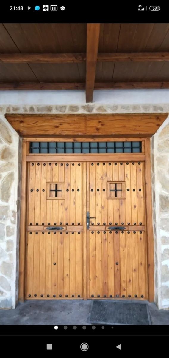 Porte rustiche su misura e restauro