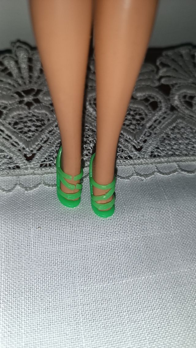 Barbie Pretty in Plaid 1998