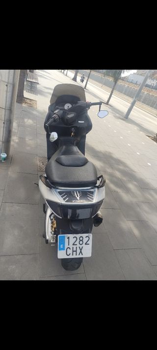 Yamaha Tmax 500 con Motor roto y biruta