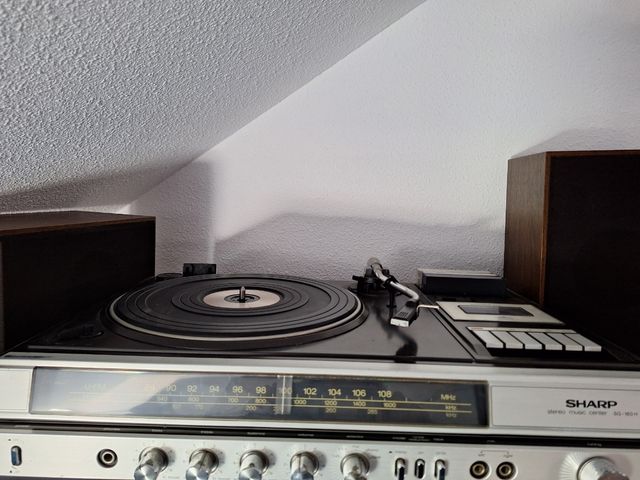 Sharp 160-H Tocadiscos. Radio. Cassette