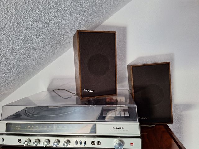 Sharp 160-H Tocadiscos. Radio. Cassette