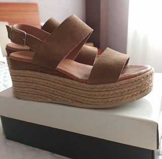 SANDALIAS DE PIEL NOBUK CAMEL