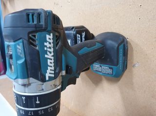 2 Soportes baterias y 2 de herramientas  MAKIT 18V