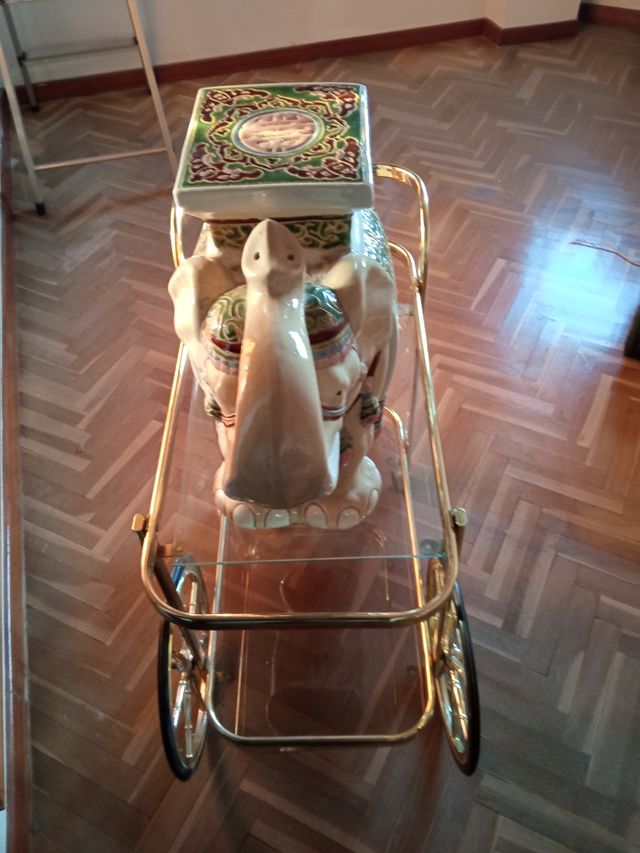 Elefante cerámica con pedestal