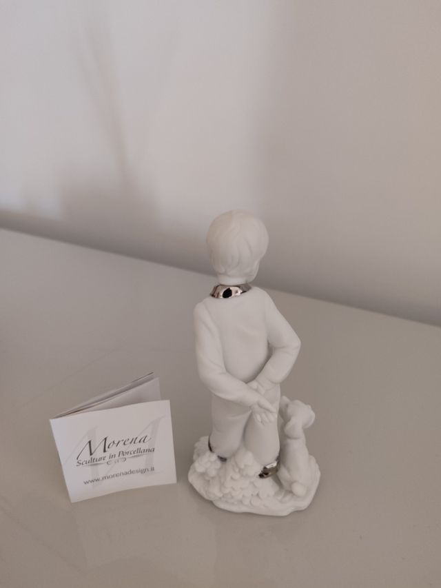 Statuetta in porcellana