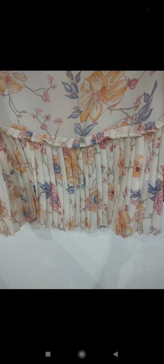 Blusa blanco roto con flores