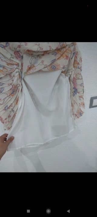 Blusa blanco roto con flores