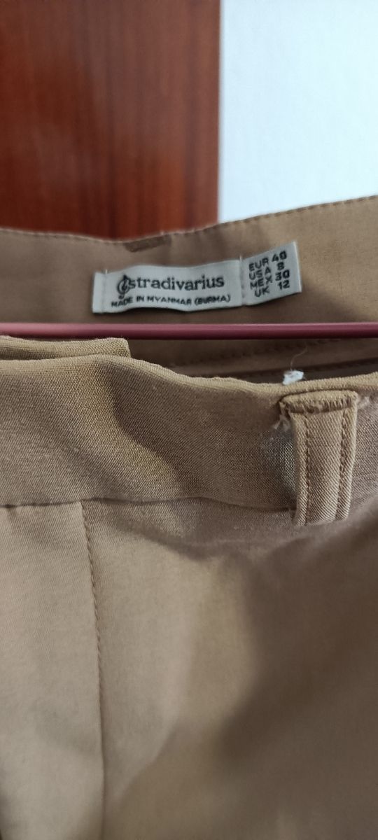 Pantalones beige
