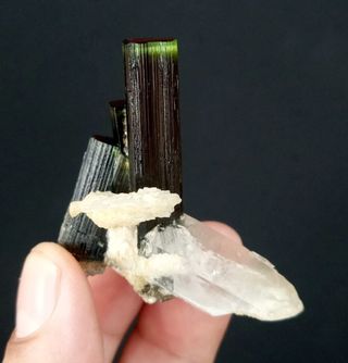 MINERALI COLLEZIONE CRISTALLI ELBAITE TORMALINA