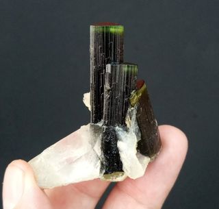 MINERALI COLLEZIONE CRISTALLI ELBAITE TORMALINA