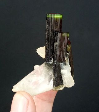 MINERALI COLLEZIONE CRISTALLI ELBAITE TORMALINA