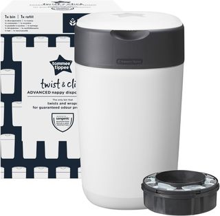 Contenedor pañales con recambios 