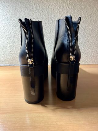 Botines tacon negros