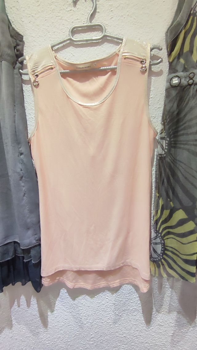 LOTE vestidos y camiseta URGE venta