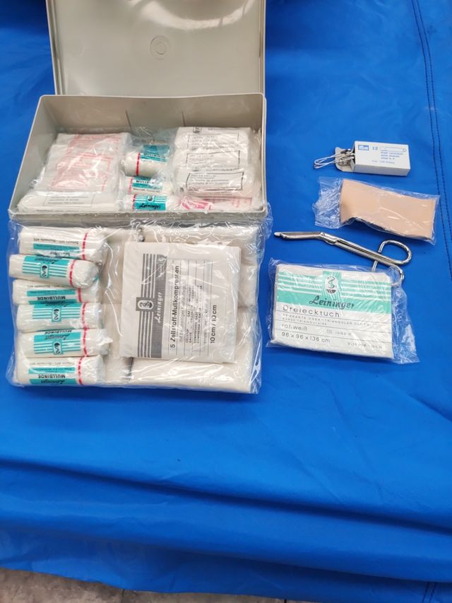 Botiquín antiguo mercedes