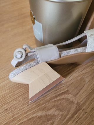 Zapatos tacón beige talla 33