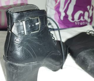 Botín con tacón talla 36 Mustang