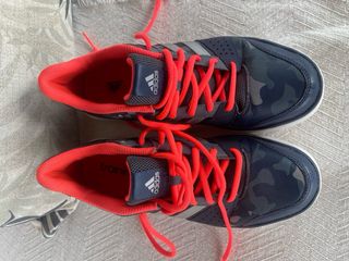 Zapatillas adidas Essential Fun