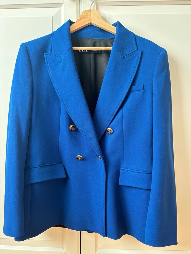 Blazer Zara azul klein