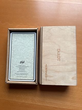 TAROT DE SUBIRACHS EN CAJA DE MADERA