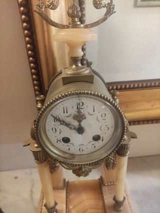 Antigüedades. Reloj sobremesa